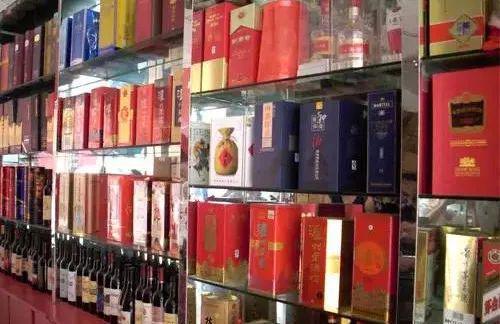 萬億市場下的生存困境 煙酒店老板為何在酒類經營中難以獲利